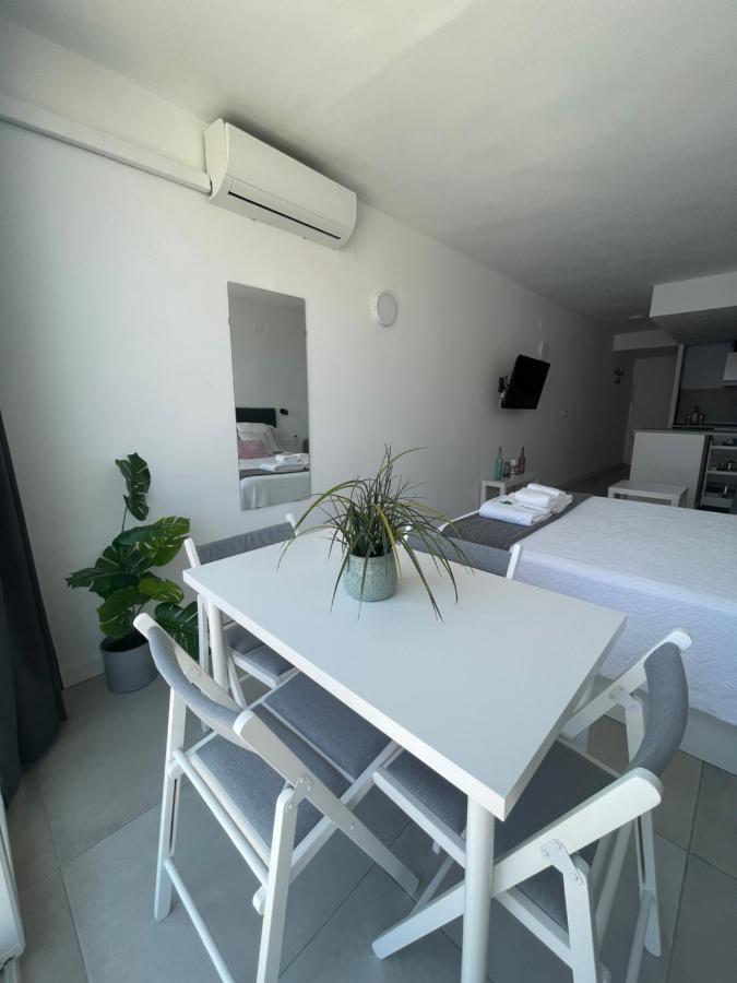 トレモリノスApartamento Con Vistas Al Mar A Metros De La Playa Carihuela Soleilアパートメント エクステリア 写真
