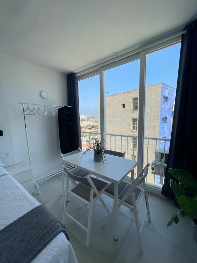 トレモリノスApartamento Con Vistas Al Mar A Metros De La Playa Carihuela Soleilアパートメント エクステリア 写真