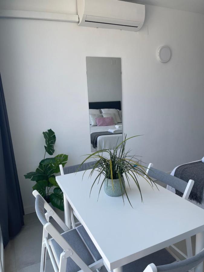 トレモリノスApartamento Con Vistas Al Mar A Metros De La Playa Carihuela Soleilアパートメント エクステリア 写真