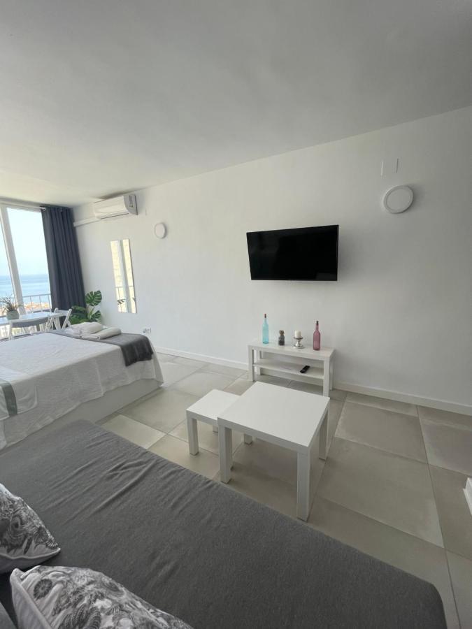 トレモリノスApartamento Con Vistas Al Mar A Metros De La Playa Carihuela Soleilアパートメント エクステリア 写真